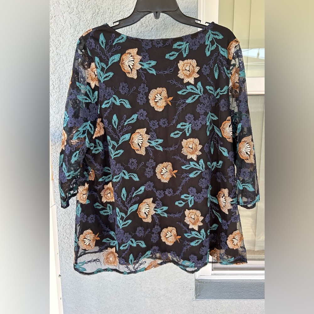 Catherine’s Embroidered Overlay Embroidered Sheer Sleeves Lined Top Size 1X - Picture 2 of 4